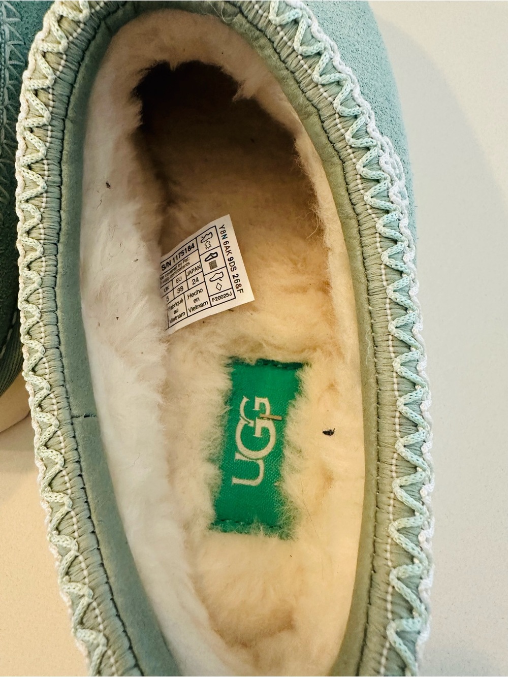 UGG Mint Green Suede Lined Slipper NWOT - Picture 3 of 8